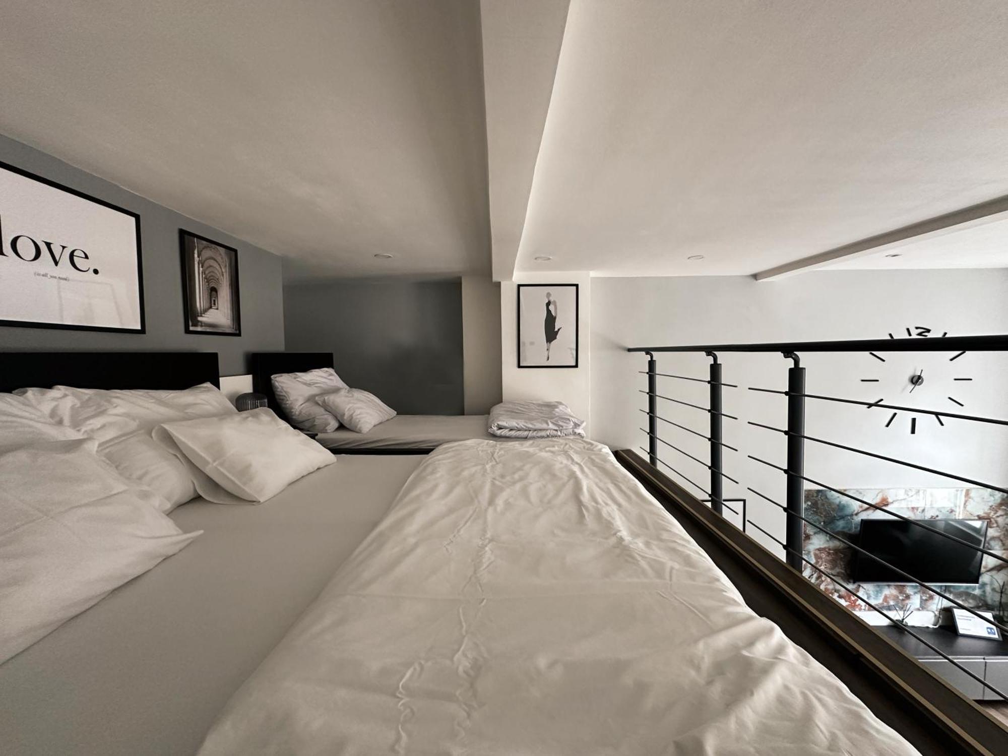 Contemporary Jindrisska Apartment Prága Kültér fotó